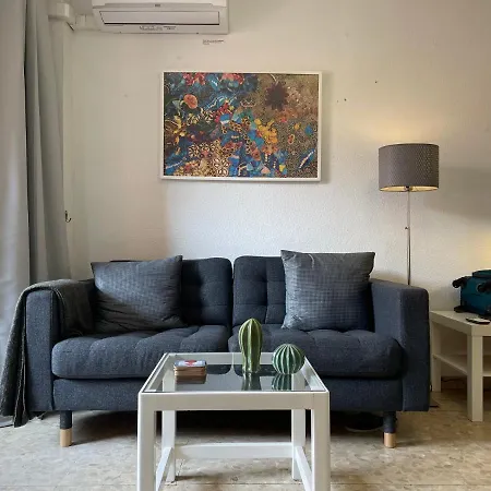 Fuengirola, Boliches - Right On The Beach. フエンヒロラ