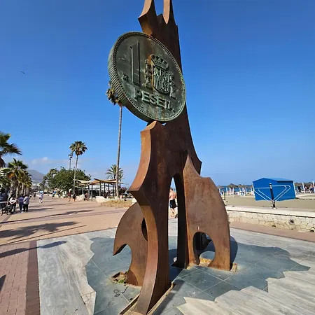 Fuengirola, Boliches - Right On The Beach. アパート