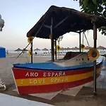 Fuengirola, Boliches - Right On The Beach. Appartement Fuengirola