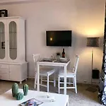 Fuengirola, Boliches - Right On The Beach. Apartamento *