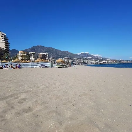 Fuengirola, Boliches - Right On The Beach. * フエンヒロラ