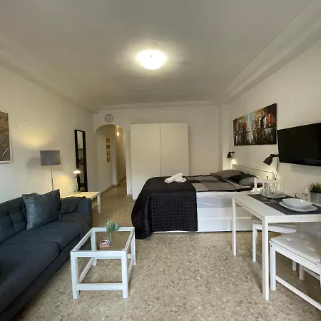 Fuengirola, Boliches - Right On The Beach. *