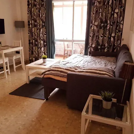 Fuengirola, Boliches - Right On The Beach. * フエンヒロラ