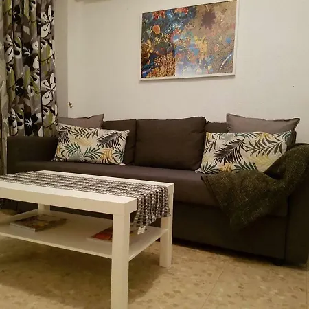 Fuengirola, Boliches - Right On The Beach. フエンヒロラ