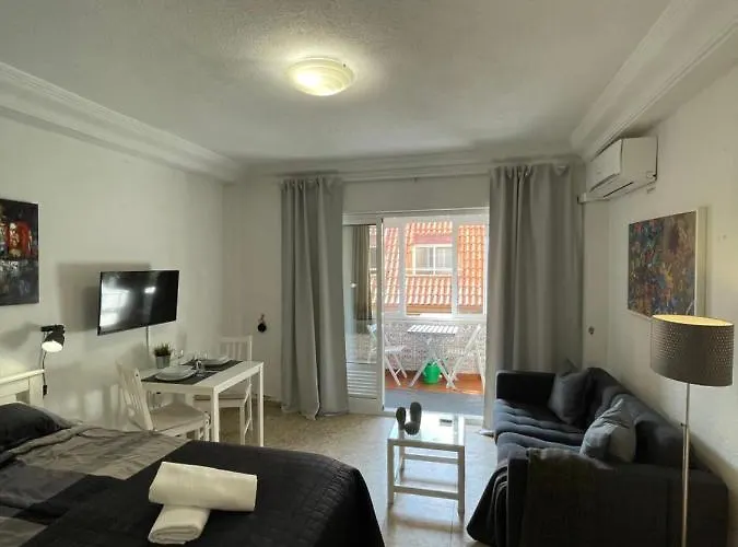 Fuengirola, Boliches - Right On The Beach. Appartement Fuengirola