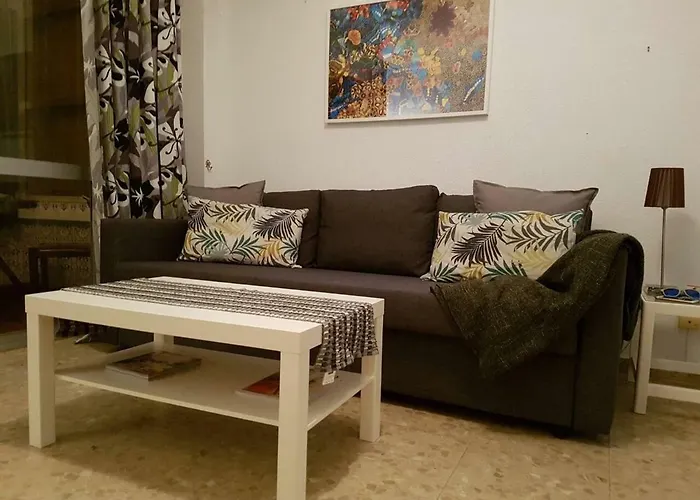 Fuengirola, Boliches - Right On The Beach. פואנגירולה